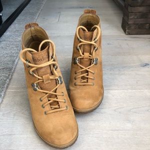 Timberland lace up heel slip resistant boots